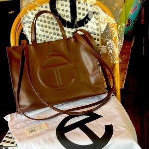 telfar DARK BROWN CHOCOLATE MEDIUM SHOPPER Used a few times.